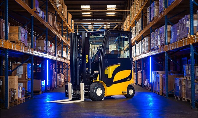Yale Serie N ERP2.2-3.5N: l&rsquo;elettrico su misura per la logistica moderna